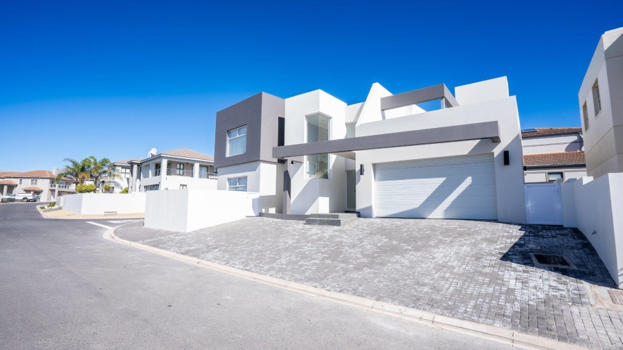 3 Bedroom Property for Sale in Calypso Beach Western Cape